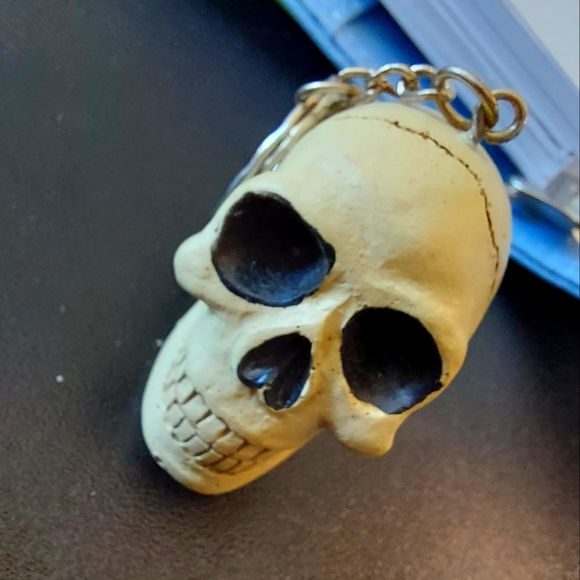 FREE ADD ON! Skull Keychain - Picture 2 of 5